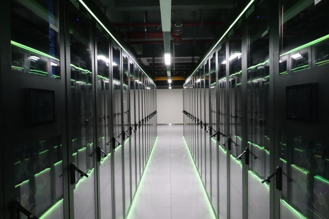 双线机房服务器托管该怎么部署呢？